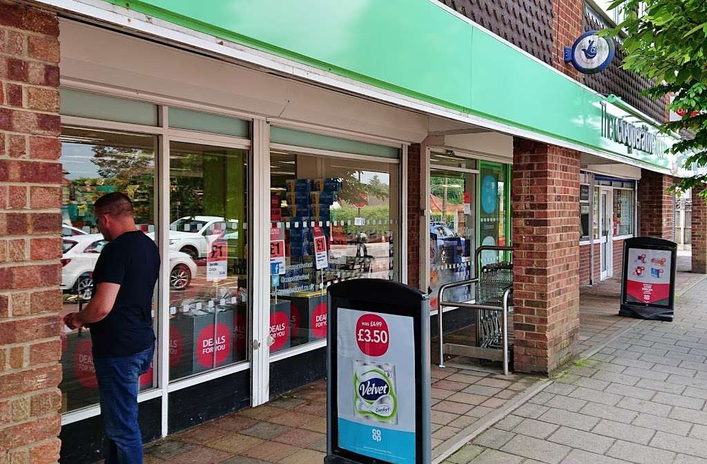 Co-op Food - West Kingsdown | 32-34 Hever Rd, West Kingsdown, Sevenoaks TN15 6HD, UK | Phone: 01474 852355