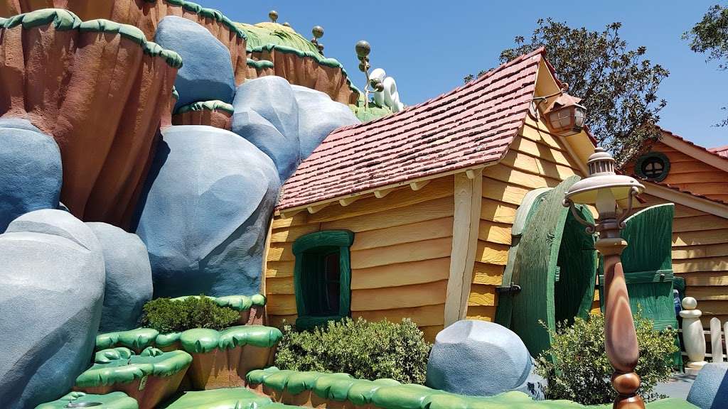 Chip n Dale Treehouse | 1313 Disneyland Dr, Anaheim, CA 92802, USA | Phone: (714) 781-4565