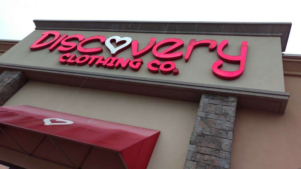 Discovery Clothing | 1802 S Randall Rd, Algonquin, IL 60102, USA | Phone: (847) 854-2222