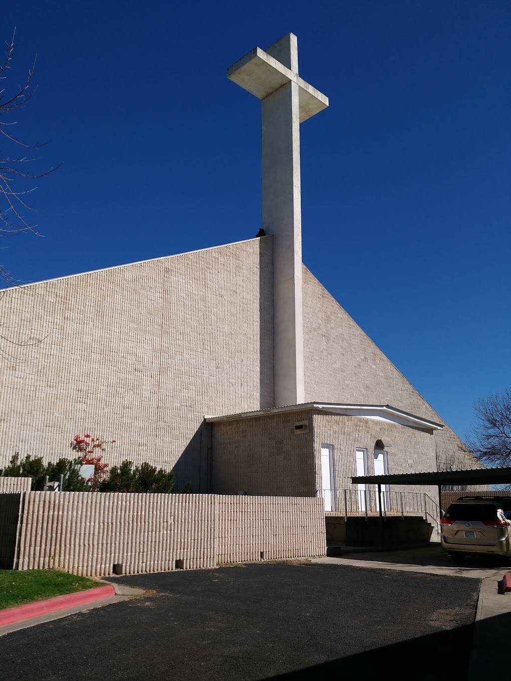 Saint Patrick Catholic Church | 555 E Del Mar Blvd, Laredo, TX 78041, USA | Phone: (956) 722-6215