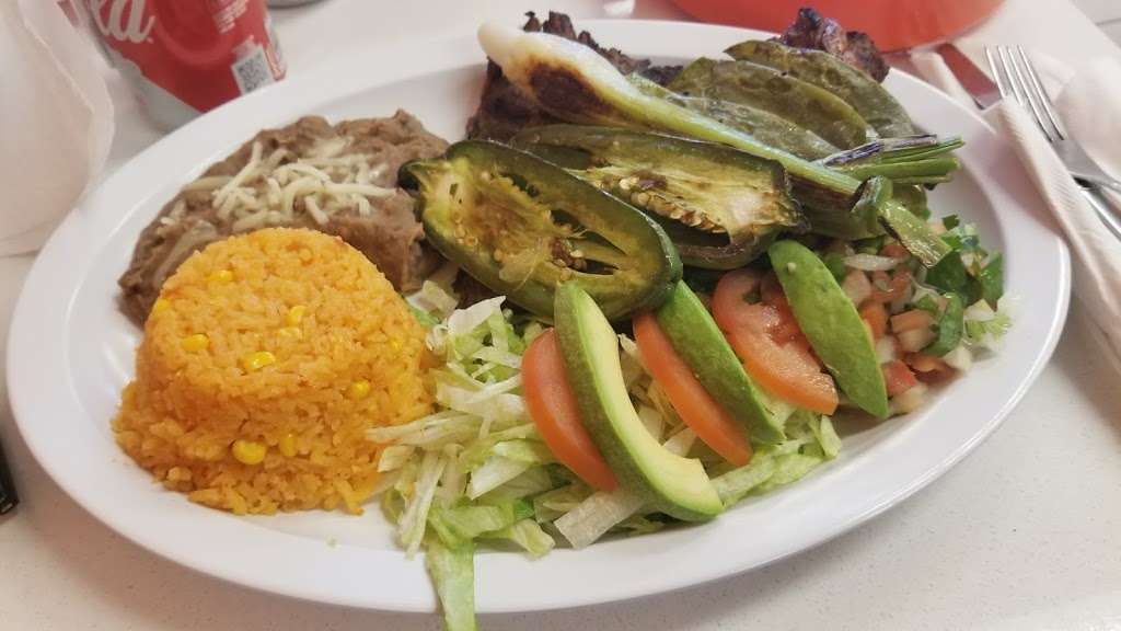 The Golden Village Mexican Restaurant | 3619 W North Ave, Chicago, IL 60647, USA | Phone: (773) 360-8134