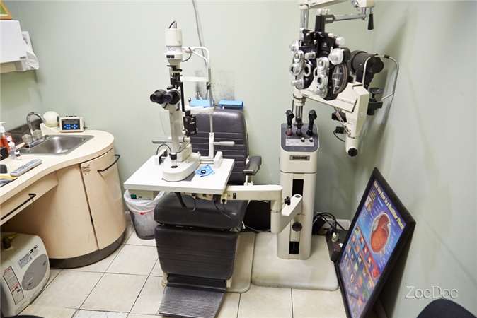 Kingsbridge Eye Center | 103 W Kingsbridge Rd, Bronx, NY 10468, USA | Phone: (718) 432-5555