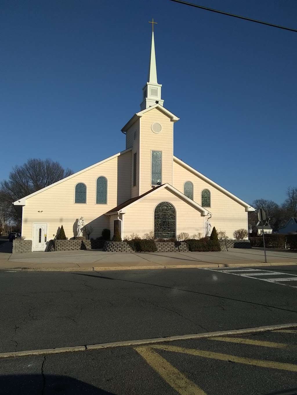 The Church of Saint Catherine Laboure | 110 Bray Ave, North Middletown, NJ 07748, USA | Phone: (732) 495-7779