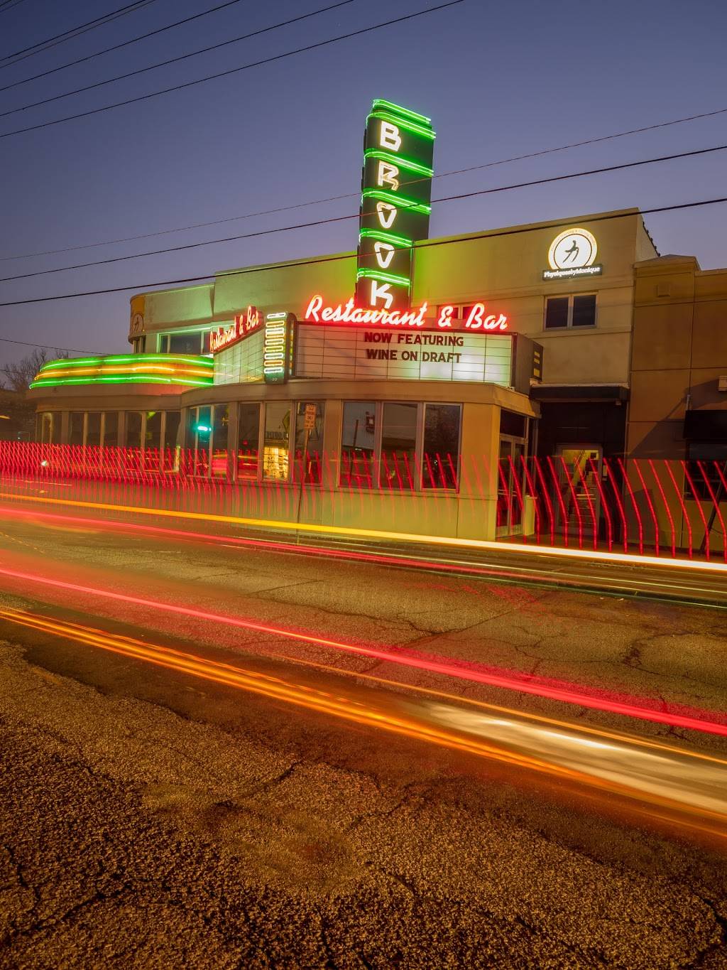 The Brook Restaurant and Bar | 3401 S Peoria Ave, Tulsa, OK 74105, USA | Phone: (918) 748-9977