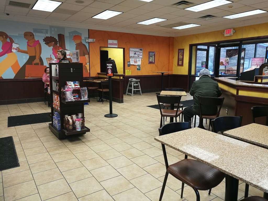 Dunkin Donuts | 50 E Central St, Natick, MA 01760, USA | Phone: (508) 647-0161