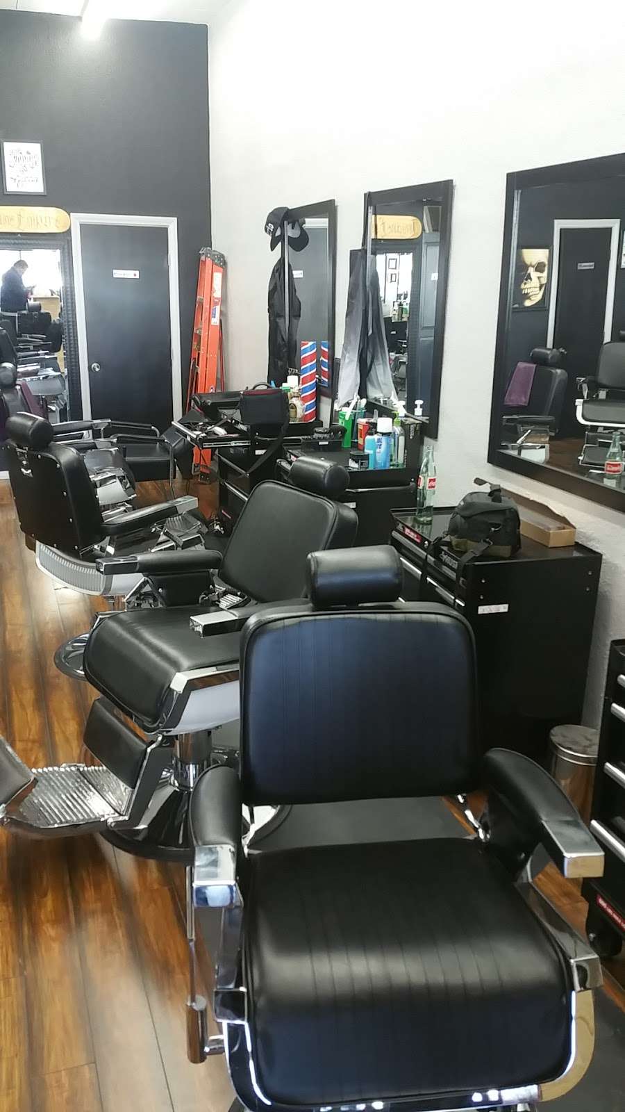 Ontarios HOMETOWN Barbershop | 415 N Euclid Ave, Ontario, CA 91762, USA | Phone: (909) 251-1687
