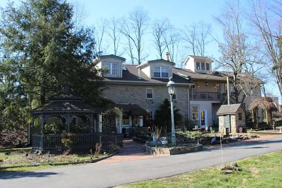 Neshaminy Creekside Inn | 1031 Totem Rd, Bensalem, PA 19020, USA | Phone: (215) 200-6128