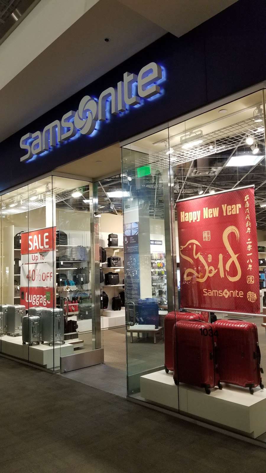 Samsonite | The Mills at Jersey Gardens, 651 Kapkowski Rd #1034, Elizabeth, NJ 07201, USA | Phone: (908) 282-1342