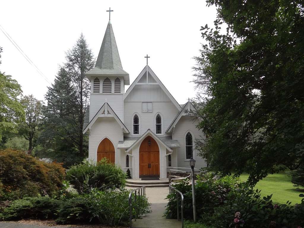 Sacred Heart Church | 30 Church St, Redding, CT 06896, USA | Phone: (203) 544-8345