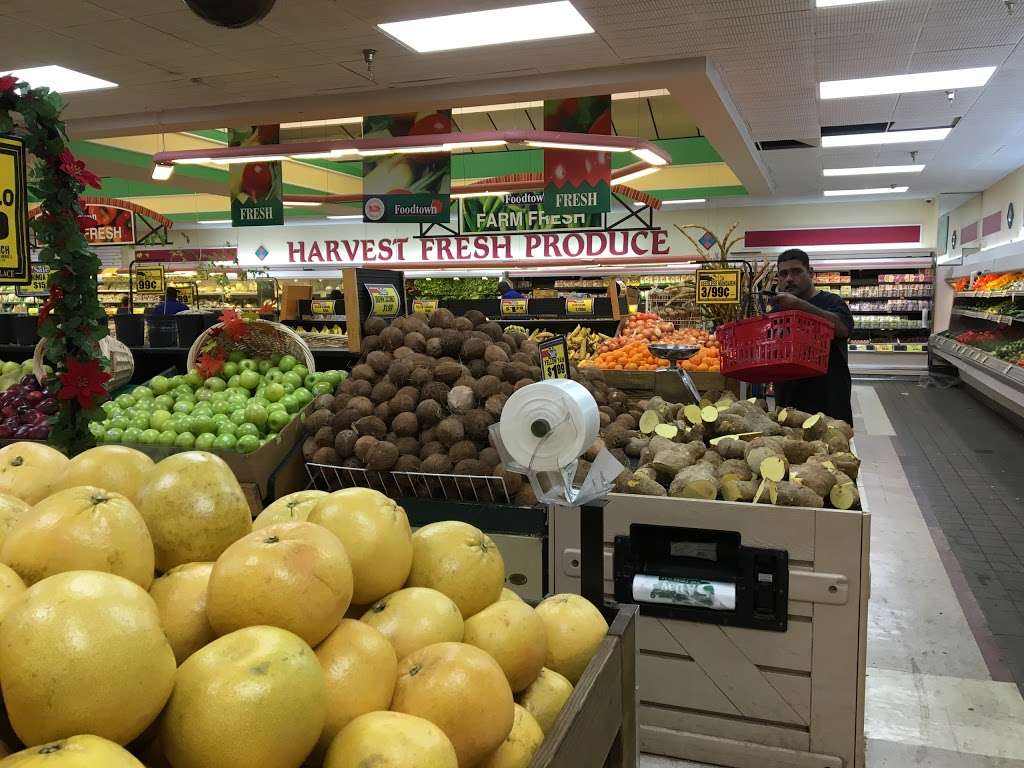 Foodtown Supermarket Palm Beach | 5335 N Military Trl, West Palm Beach, FL 33407, USA | Phone: (561) 242-1100