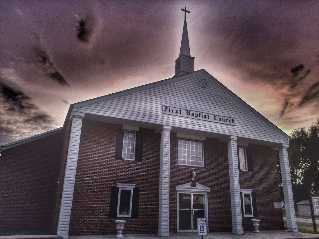 First Baptist Church | 306 N 9th St, Elwood, KS 66024, USA | Phone: (913) 365-5003