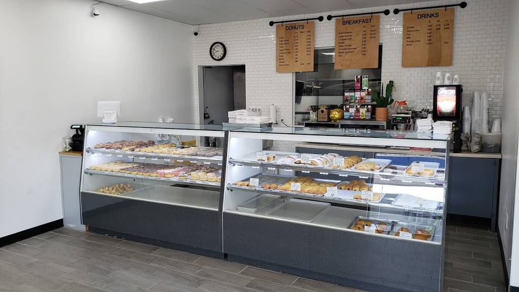 Master Donuts | 6100 E Riverside Dr #103, Austin, TX 78741, USA | Phone: (512) 215-2696