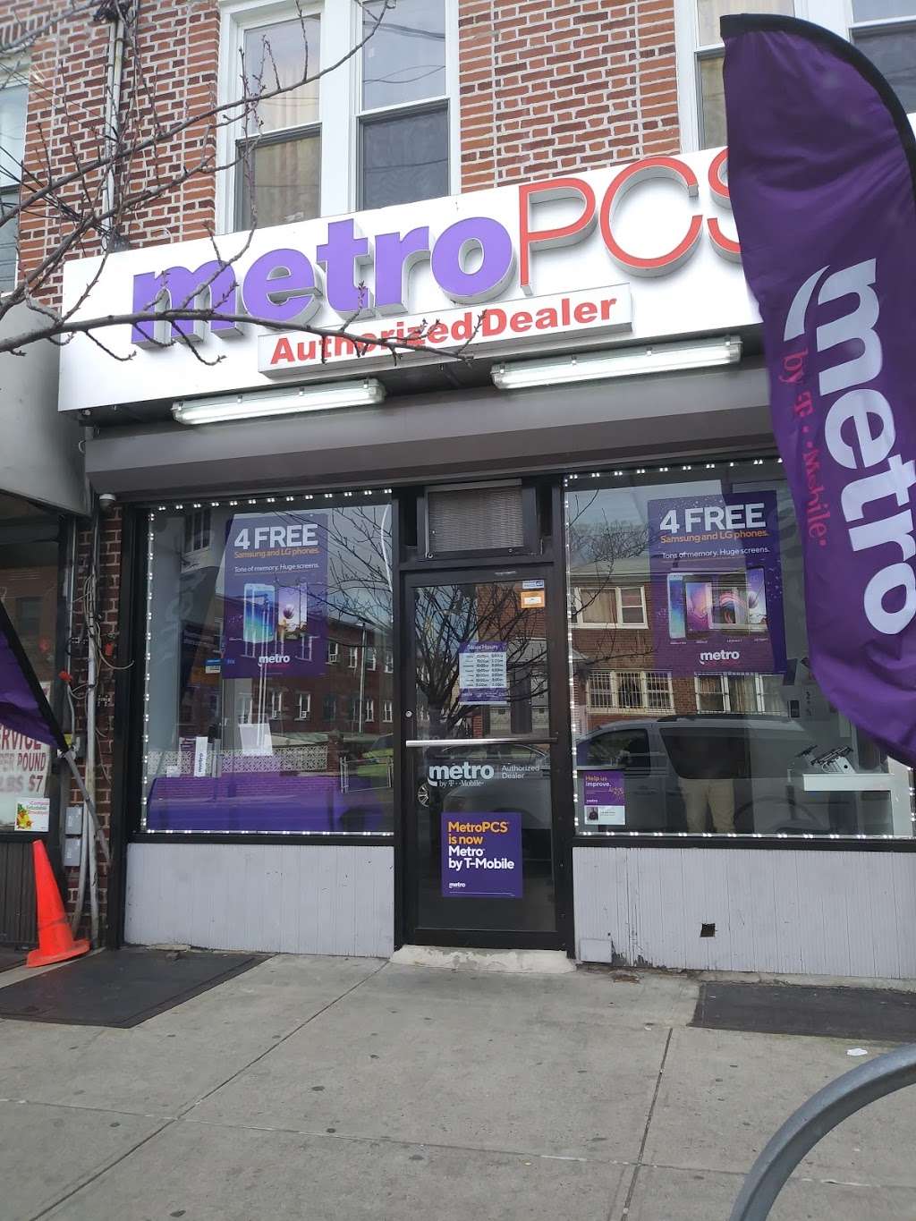 Metro by T-Mobile | 1348 Sutter Ave, Brooklyn, NY 11208, USA | Phone: (718) 827-4200