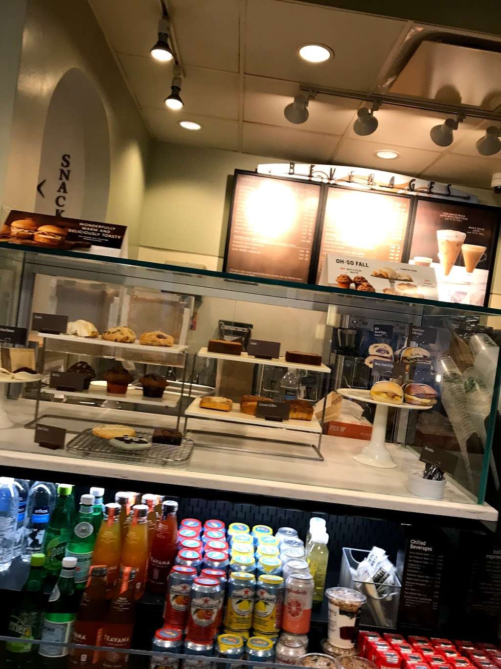 Starbucks | 900 Newport Center Dr, Newport Beach, CA 92660, USA | Phone: (949) 640-4000