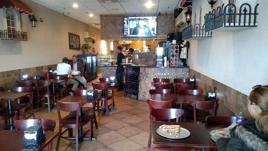 Maurizios Pizzeria & Italian | 4215 E Black Horse Pike, Mays Landing, NJ 08330, USA | Phone: (609) 645-0028