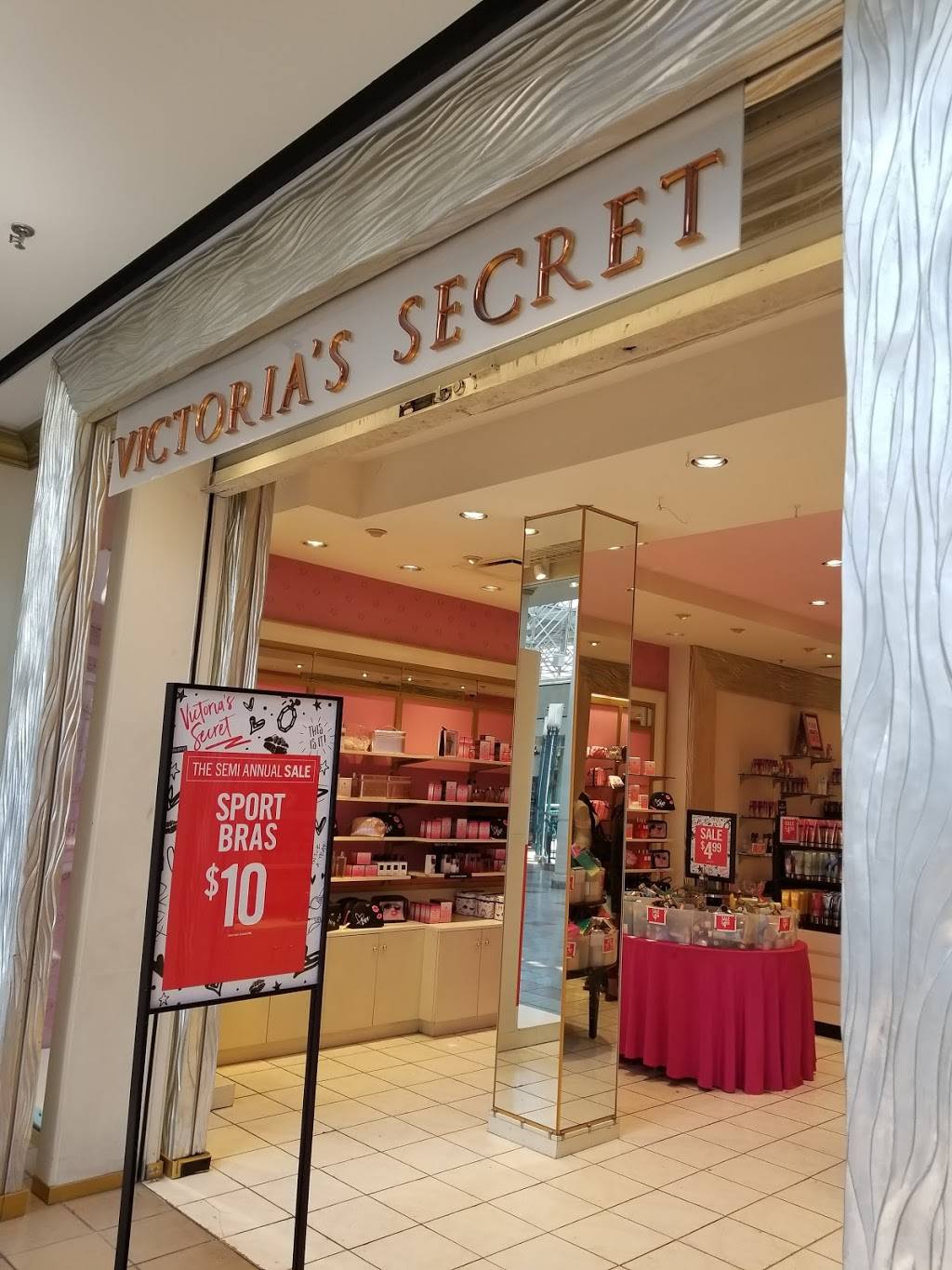 Victorias Secret & PINK | 2421 Southlake Cir, Morrow, GA 30260, USA | Phone: (770) 961-6622