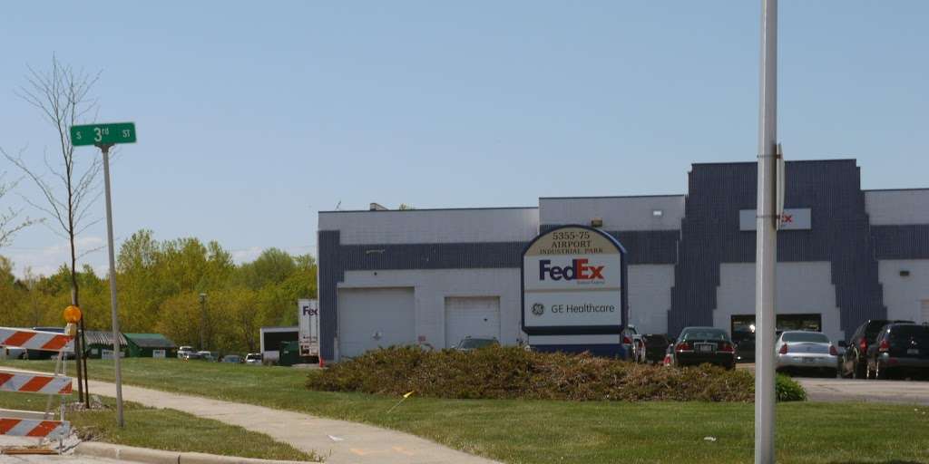 FedEx Ship Center | 5375 S 3rd St, Milwaukee, WI 53207, USA | Phone: (800) 463-3339