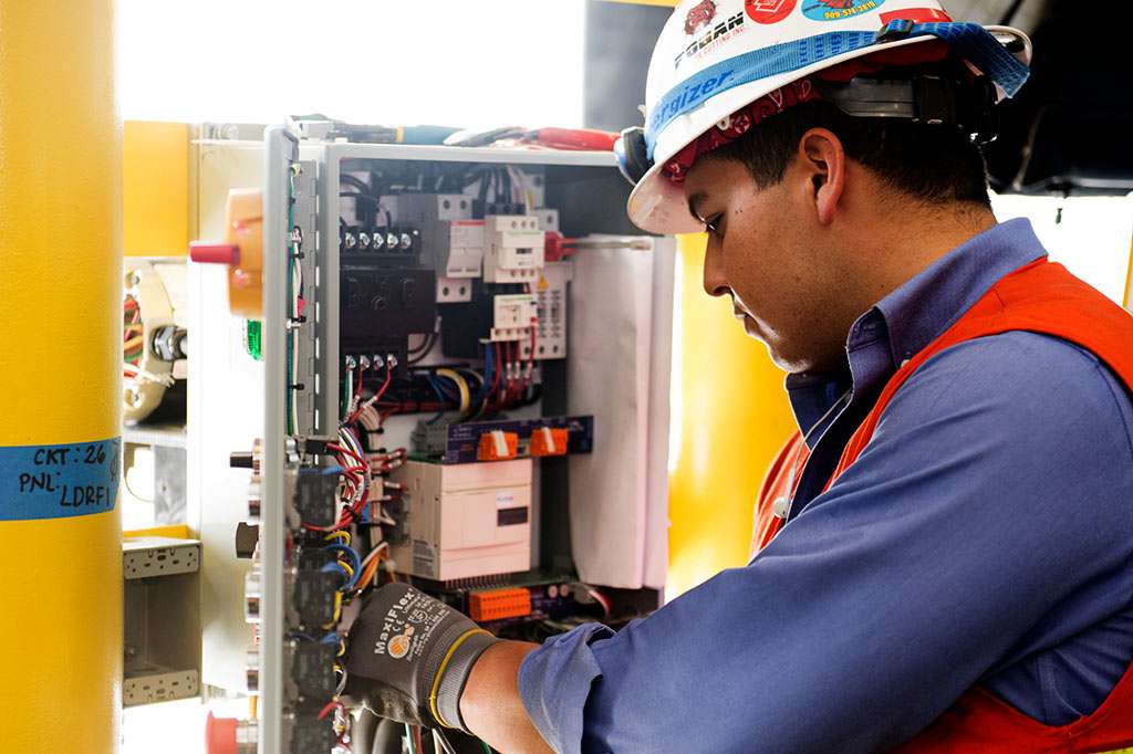 California Electrical Services | 5924 San Fernando Rd, Glendale, CA 91202, USA | Phone: (818) 241-1800