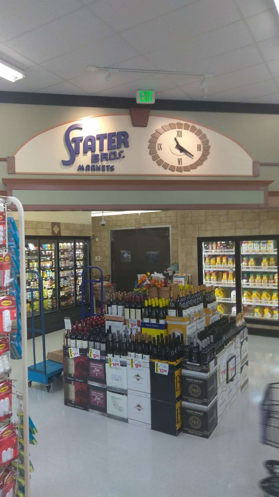 Stater Bros. Markets | 2841 Mary St, Riverside, CA 92506, USA | Phone: (951) 682-3101