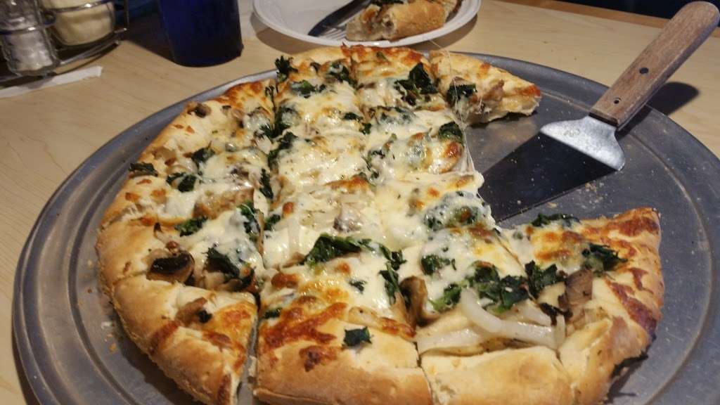 Pizza Cucina | 12 E Merchants Dr, Oswego, IL 60543, USA | Phone: (630) 844-9600