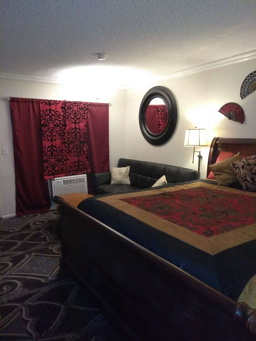 Town House Motel | 7402 Orangethorpe Ave, Buena Park, CA 90621, USA | Phone: (714) 880-5524