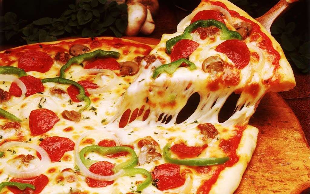Vitos Pizza Restaurant | 429 Market St, Elmwood Park, NJ 07407, USA | Phone: (201) 797-3544