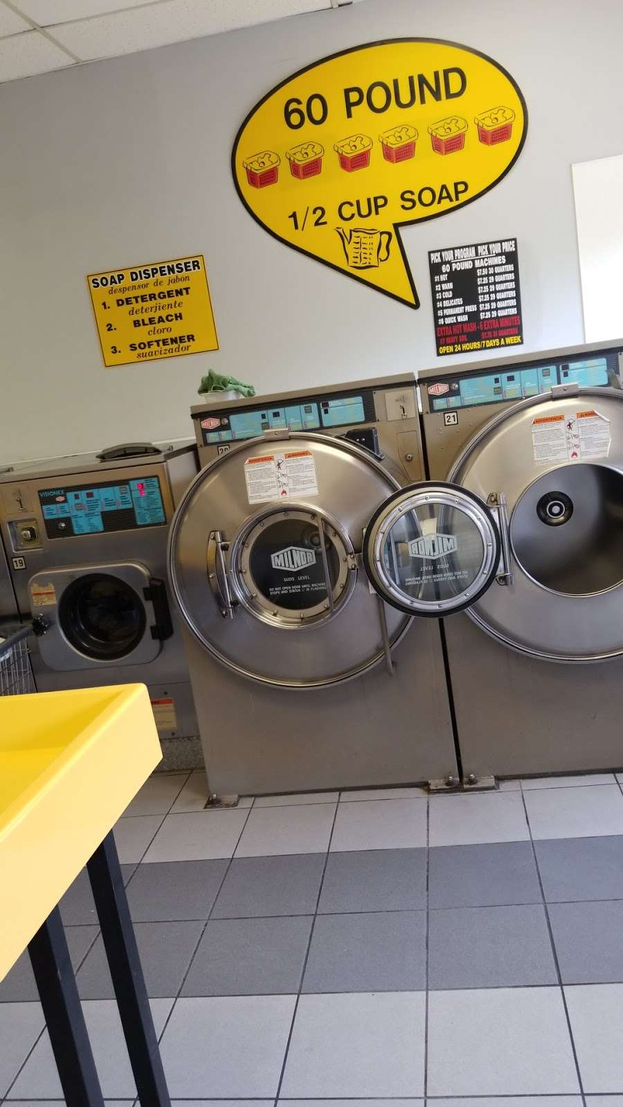 Park Laundromat | 625 Godwin Ave, Midland Park, NJ 07432, USA | Phone: (201) 588-4540