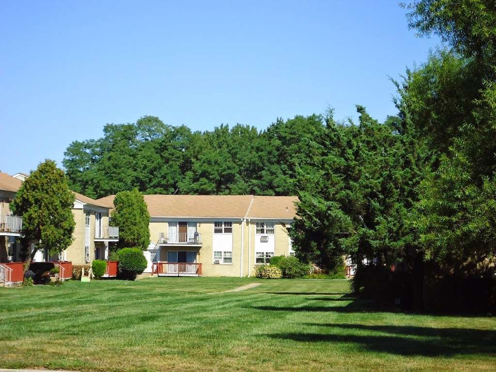 Continental Garden Apartments | 33 Willow Dr, Ocean Township, NJ 07712, USA | Phone: (732) 493-4000