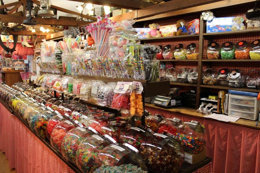 Ma & Pas Candy | 420 Robert Parker Coffin Rd, Long Grove, IL 60047, USA | Phone: (847) 634-0450