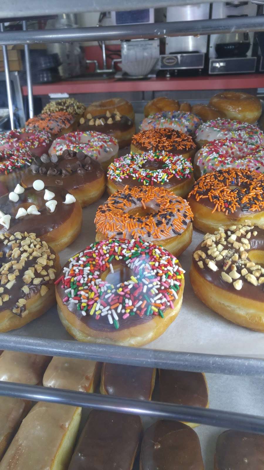 Ducks Donuts | 2307 S Bristol St, Santa Ana, CA 92704, USA | Phone: (714) 966-0812