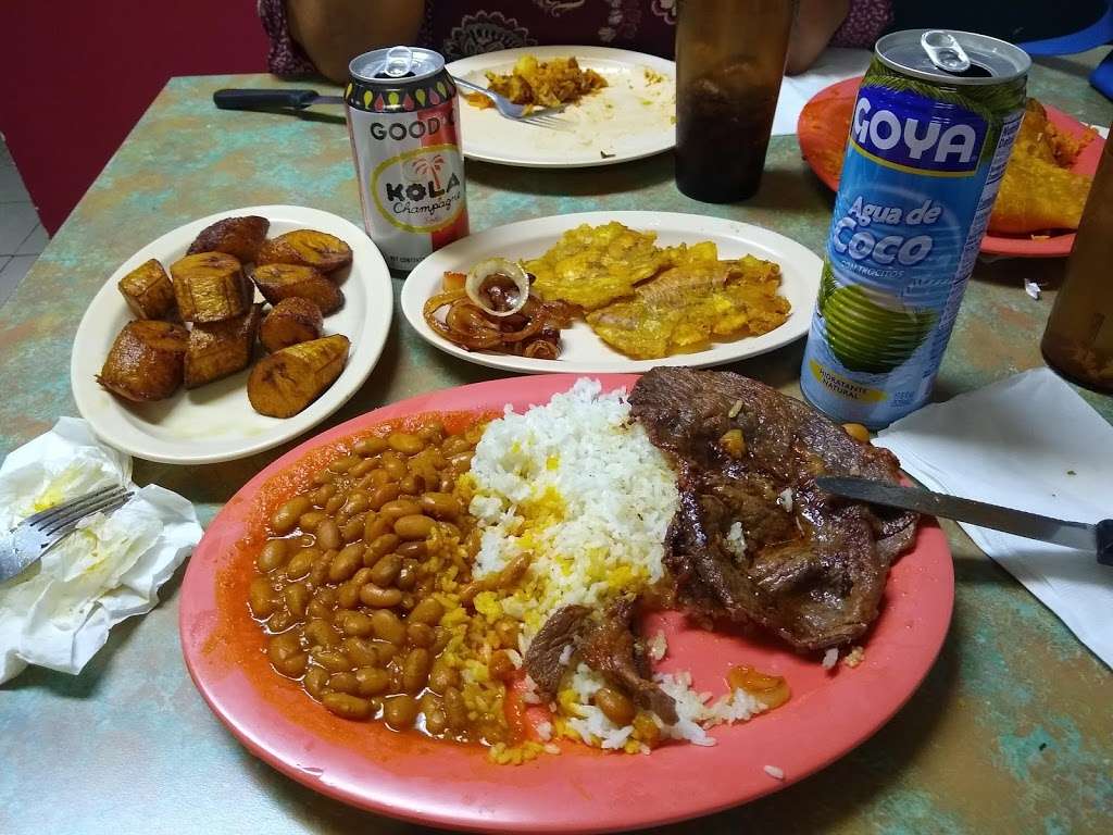 Las Delicias De Puerto Rico | 4821 W Armitage Ave, Chicago, IL 60639, USA | Phone: (773) 622-4191