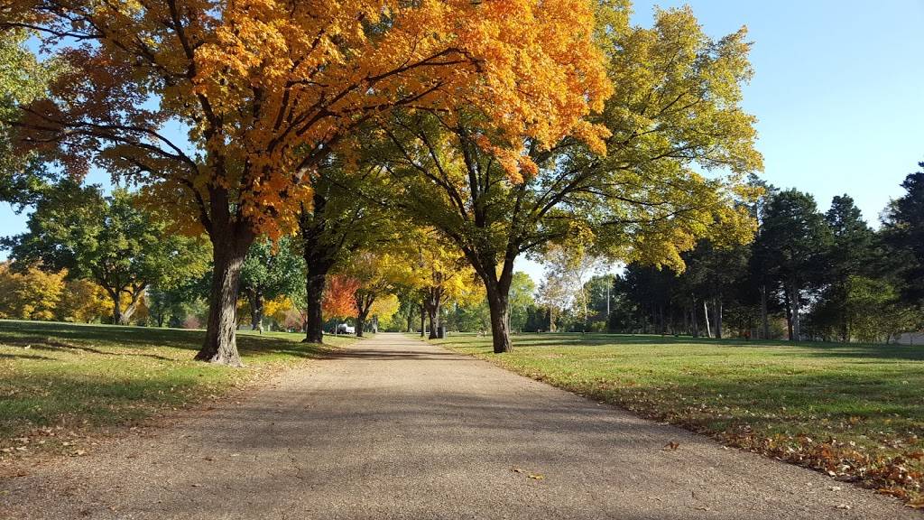 St Trinity Cemetery | 2160 Lemay Ferry Rd, St. Louis, MO 63125, USA | Phone: (314) 892-3662