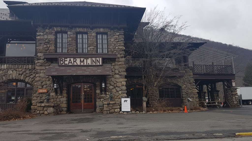 Bear Mountain Inn - Overlook Lodge | 55 Hessian Dr, Highland Falls, NY 10928, USA | Phone: (845) 786-2731