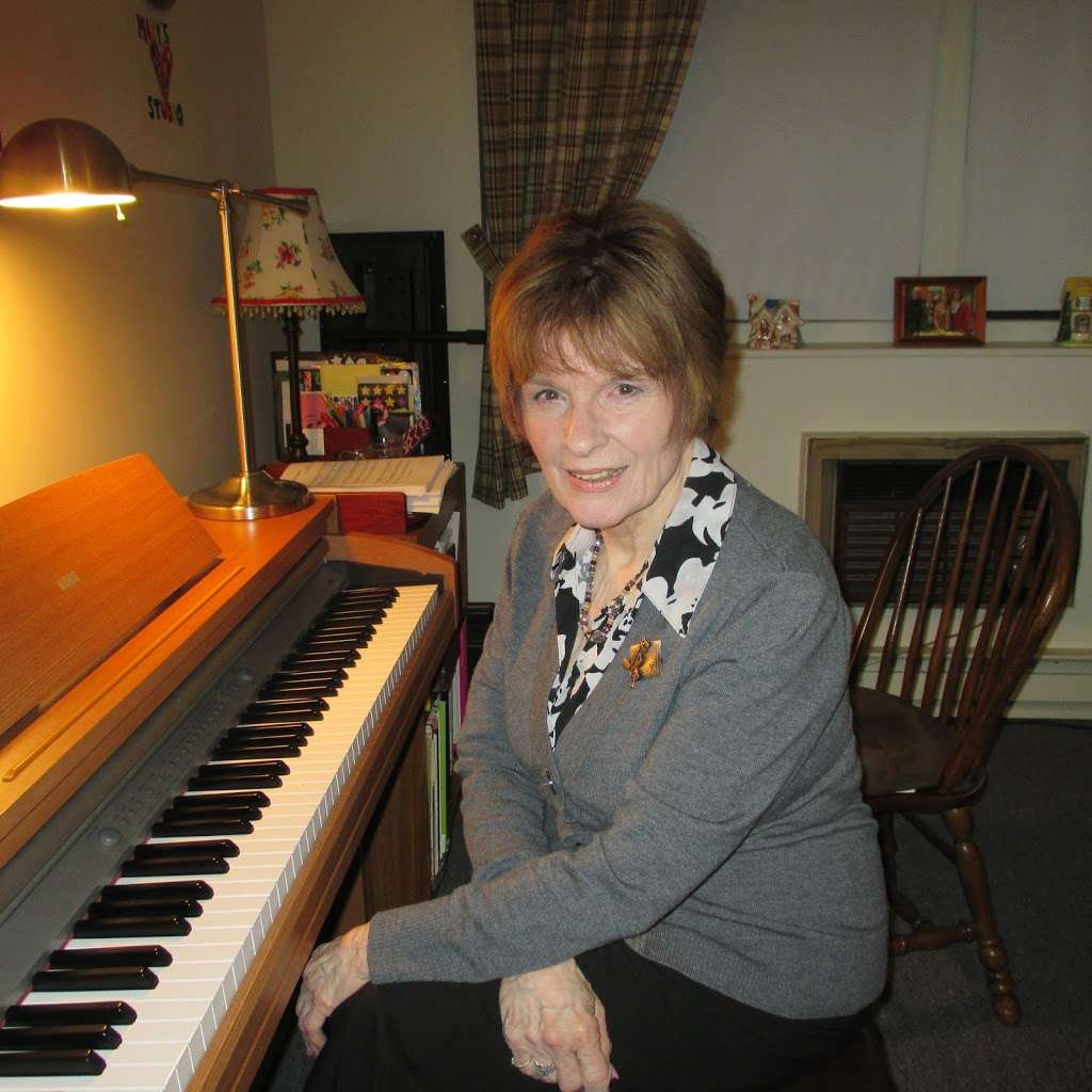 Piano and Voice Lessons with Mary Parker | 1 Stagecoach Rd Lamplighter Village Blg. 3 Apt.#304, Canton St, Canton, MA 02021, USA | Phone: (781) 575-1807