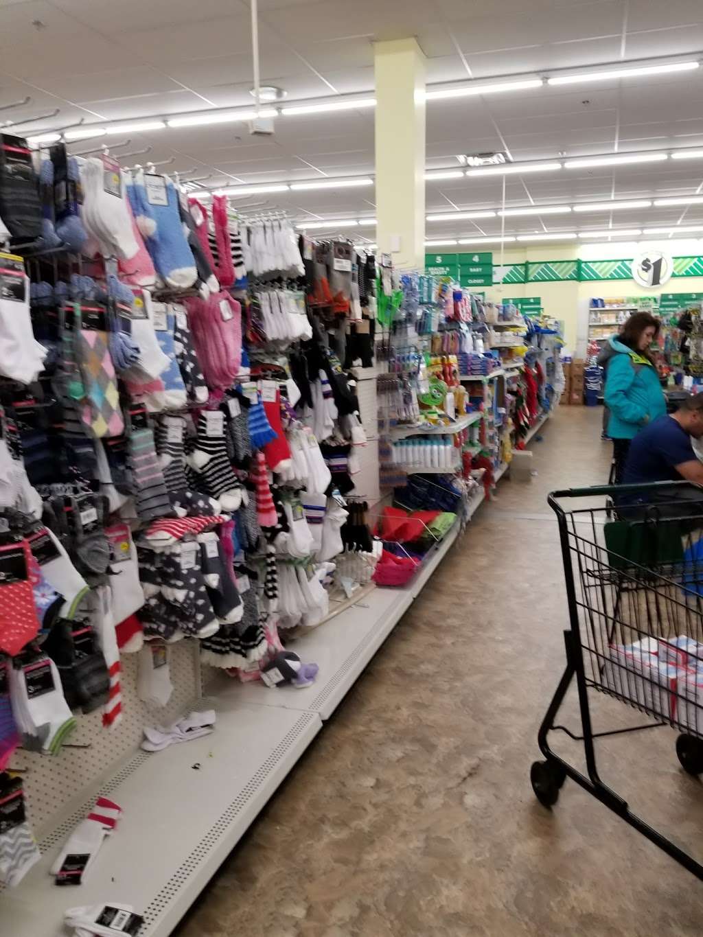 Dollar Tree | 8101 Tonnelle Ave #3, North Bergen, NJ 07047, USA | Phone: (201) 854-6080