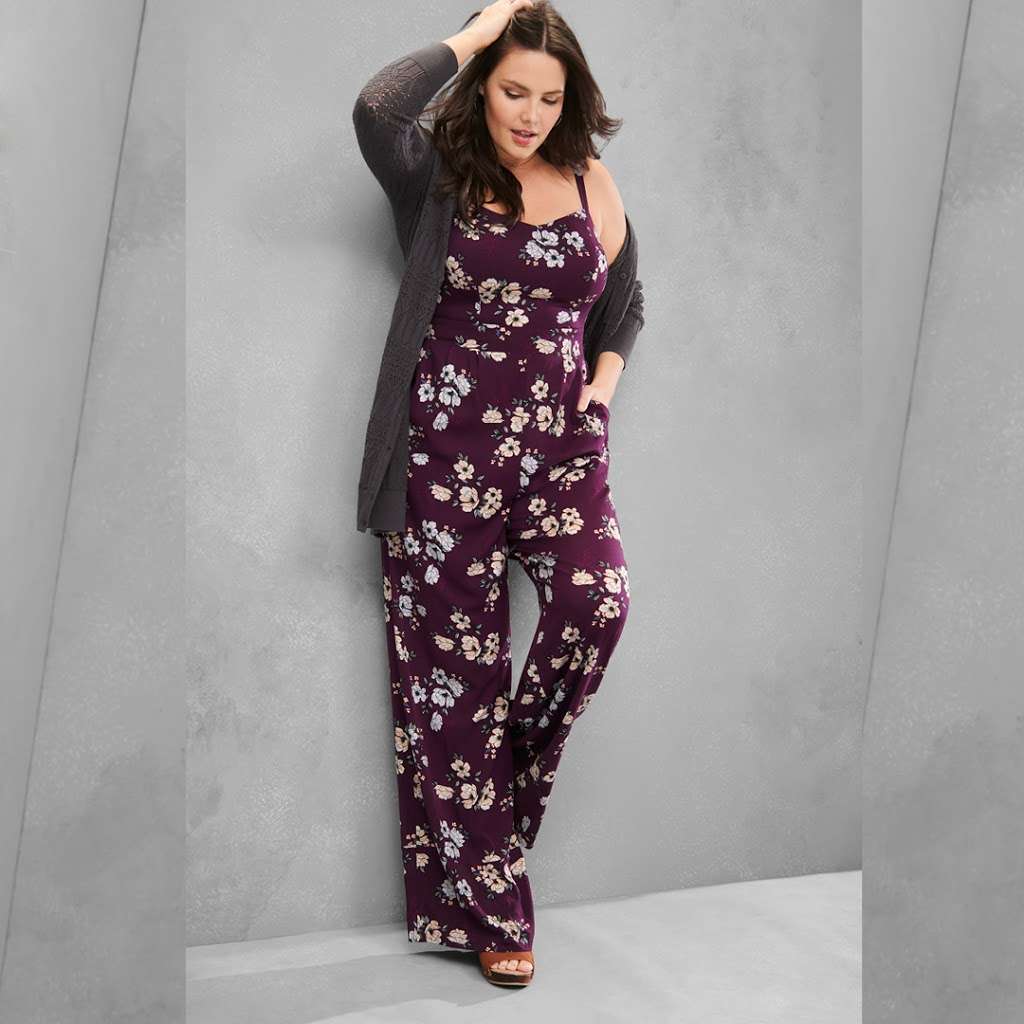 Torrid | 14405 Clay Terrace Blvd Ste 130, Carmel, IN 46032, USA | Phone: (317) 574-1728