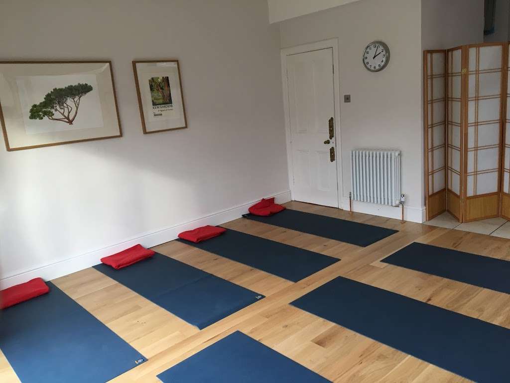 Yoga with Ananda | 58 Taylor Rd, Wallington SM6 0AX, UK | Phone: 07794 944281