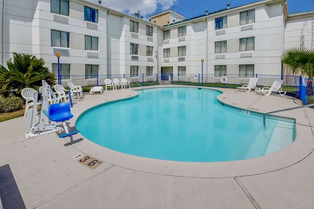 Motel 6 Houston - Katy TX | 22105 Katy Fwy, Katy, TX 77450, USA | Phone: (281) 395-4866