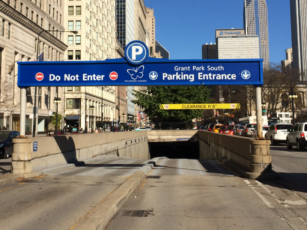 Grant Park South Garage | 325 S Michigan Ave, Chicago, IL 60604, USA | Phone: (312) 922-1156