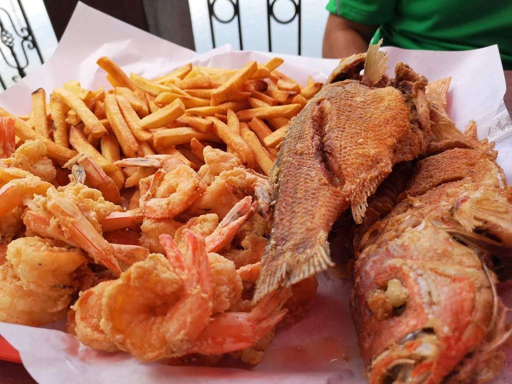 Pier 8 Seafood | 409 Todville Rd, Seabrook, TX 77586, USA | Phone: (281) 474-2078