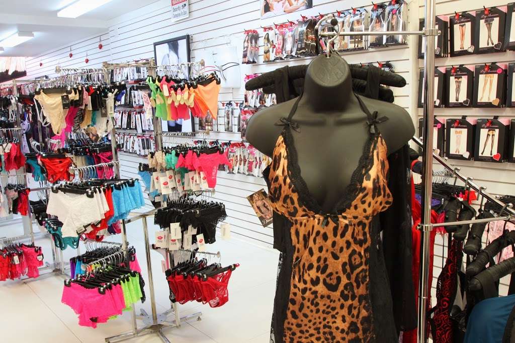 Spice of Life, The Ultimate Adult Boutique | 2940 SW 30th Ave #1-2, Hallandale Beach, FL 33009, USA | Phone: (954) 458-5200