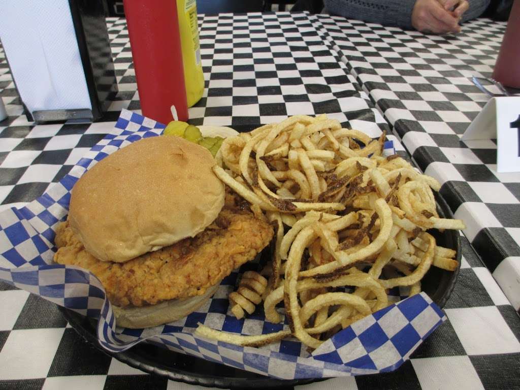 Lucilles Diner | 1286 W Amity St, Louisburg, KS 66053, USA | Phone: (913) 837-5330