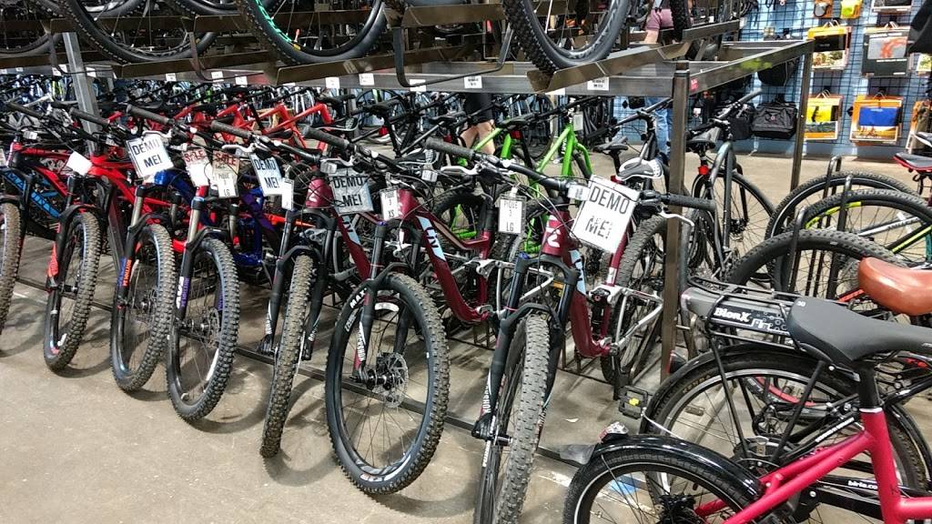 The Hub Bike Co-op | 3016 Minnehaha Ave, Minneapolis, MN 55406, USA | Phone: (612) 729-0437