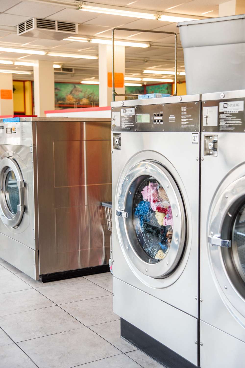 Express Coin Laundry | 1510 W Edinger Ave, Santa Ana, CA 92704, USA | Phone: (323) 809-6518