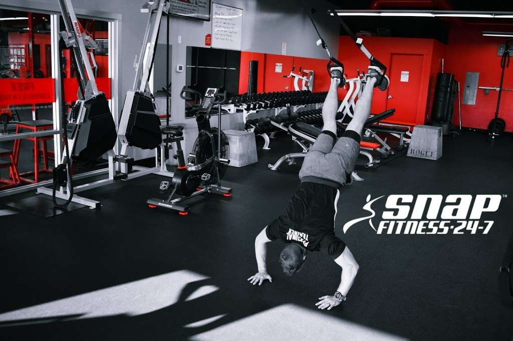 Snap Fitness | 5437 Roberts St, Shawnee, KS 66226, USA | Phone: (913) 441-9496