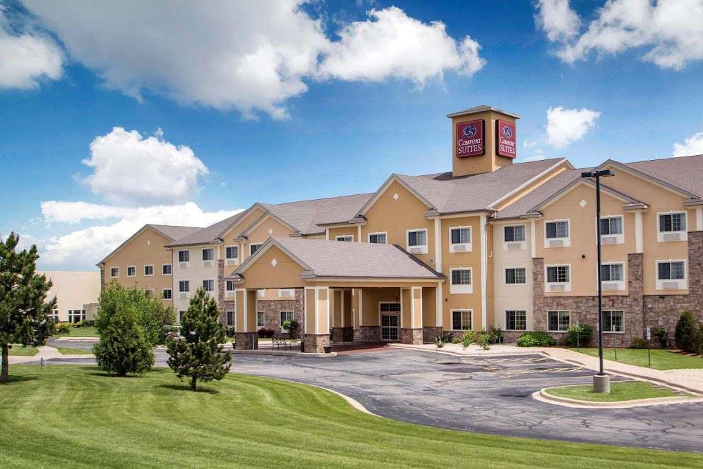 Comfort Suites Johnson Creek Conference Center | 725 Paradise Ln, Johnson Creek, WI 53038, USA | Phone: (920) 699-2800