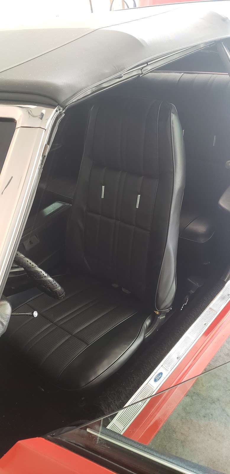 Durnils Auto Upholstery | 5083 N Union Valley Rd, Bloomington, IN 47404, USA | Phone: (812) 322-1135