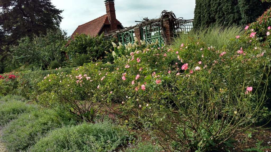 Main Greenhouse / Hibiscus House, Planting Fields Arboretum | Oyster Bay, NY 11771, USA | Phone: (516) 922-9200