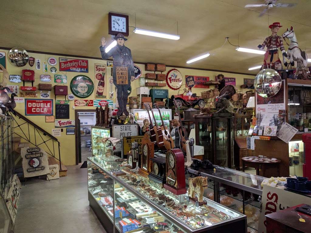 Youngbloods Antiques | 117 County Rte 15, Berkeley Springs, WV 25411, USA | Phone: (304) 258-1981