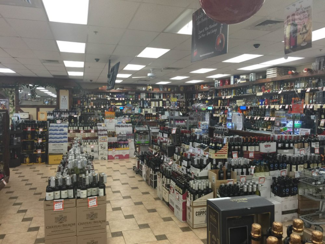 Liquor & Wine Warehouse | 1720 Eastchester Rd, Bronx, NY 10461, USA | Phone: (718) 794-9463